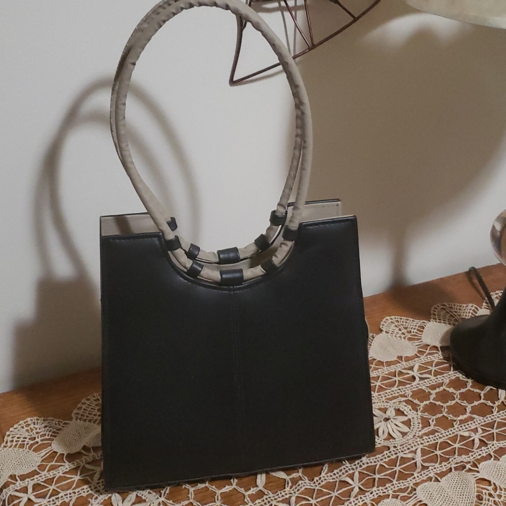 Purse - Picture 2 of 8